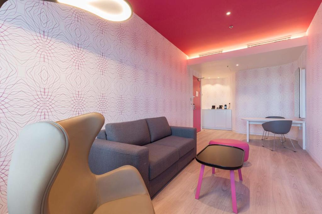 Hotel 4